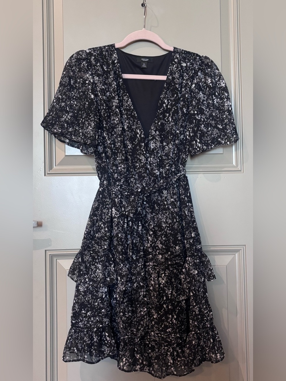 Simply Vera by Vera Wang Black and Gray V-Neck Speckled Midi Dress